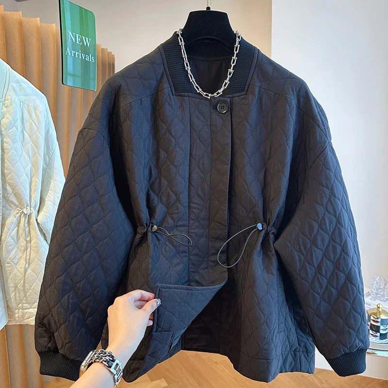 New Women V-neck Oversized High Quality Cotton-padded Coat Winter Vintage Loose Drawstring Design Feeling High Quality Tops
New Women V-neck Oversized High Quality Cotton-padded Coat Winter Vintage Loose Drawstring Design Feeling High Quality Tops