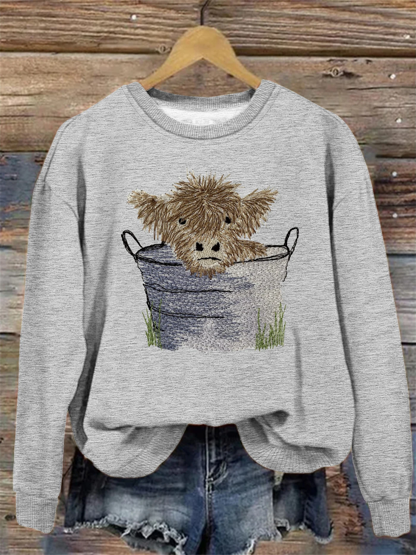 Animals print sweatshirt, crew neck casual sweatshirt for winter & fall, women's clothing
Animals print sweatshirt, crew neck casual sweatshirt for winter & fall, women's clothing