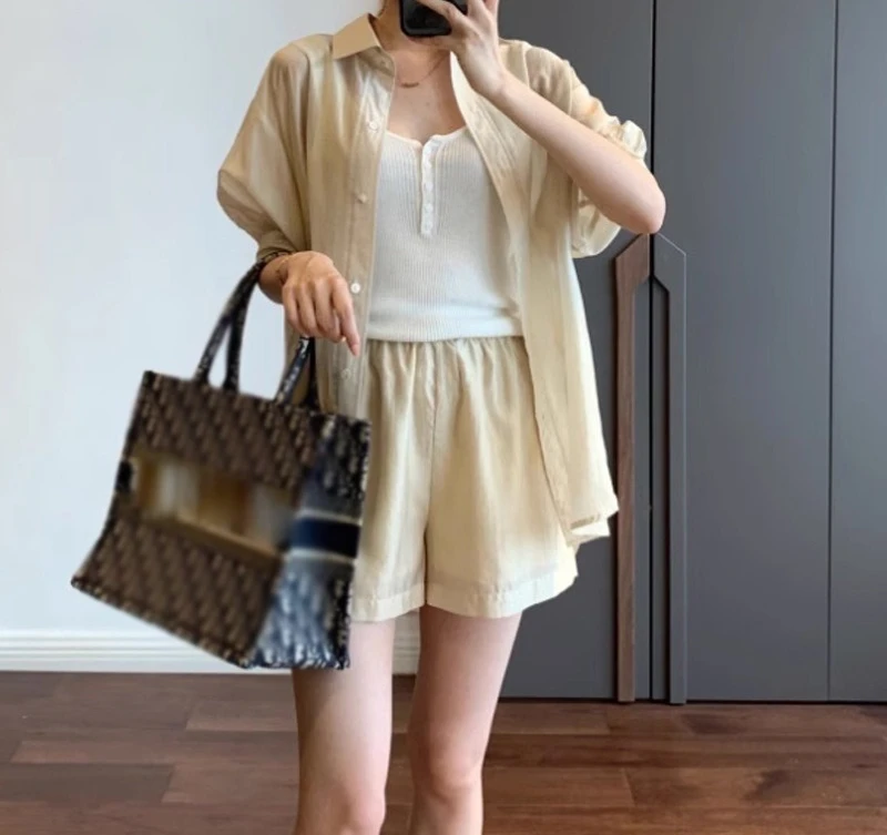 Office Ladies' Summer Shorts Set - Tulareth's New Casual Shorts Two-Piece Lightweight Minimalist Top And Hot Pants Set
Office Ladies' Summer Shorts Set - Tulareth's New Casual Shorts Two-Piece Lightweight Minimalist Top And Hot Pants Set
