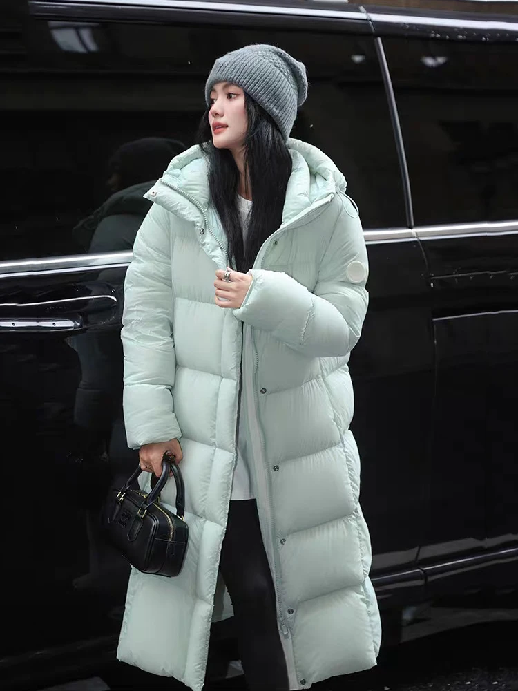 Зимний водонепроницаемый пуховик с капюшоном, женский длинный паркер на молнии, верхняя одежда, женские теплые пуховики до колена на белом утином пуху
Зимний водонепроницаемый пуховик с капюшоном, женский длинный паркер на молнии, верхняя одежда, женские теплые пуховики до колена на белом утином пуху