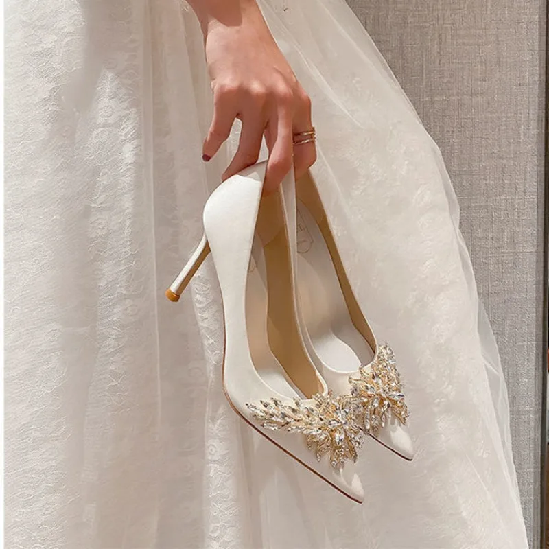 Women White Wedding High Heel Shoe Elegant Fashion Designer Pointed Tip Fine High Heels Women Pearl Banquet Wedding Shoe Tacones
Women White Wedding High Heel Shoe Elegant Fashion Designer Pointed Tip Fine High Heels Women Pearl Banquet Wedding Shoe Tacones