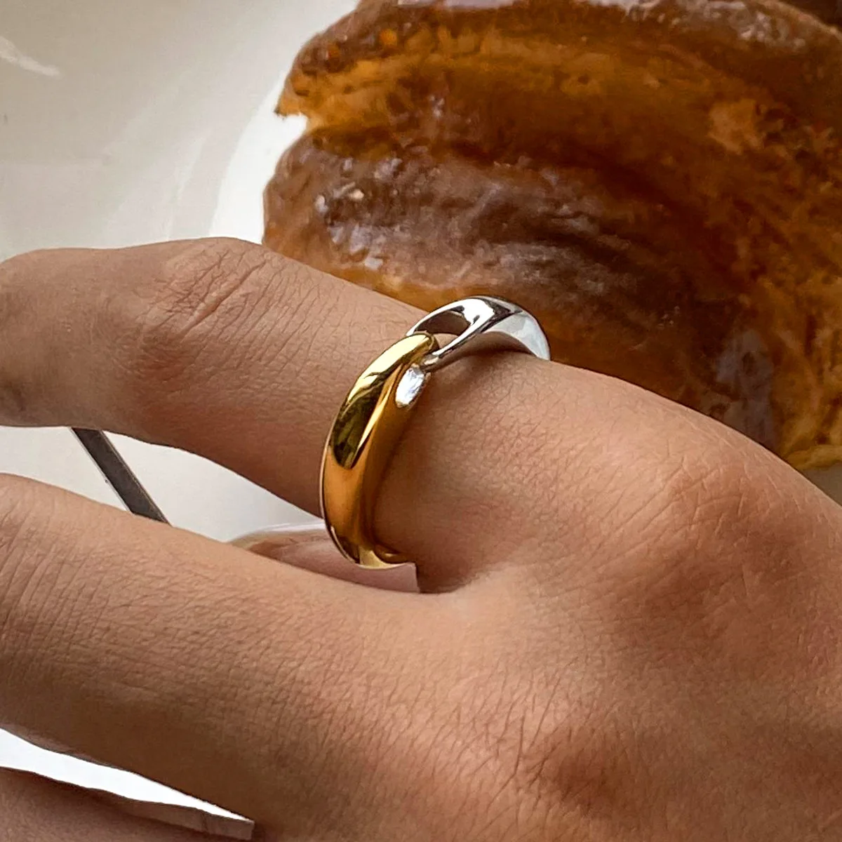 Size 7 Colorblocked Mix Color Round Circle Montage Rings Polished Stainless Steel Minimalist Finger Ring Women's Punk Jewelry
Size 7 Colorblocked Mix Color Round Circle Montage Rings Polished Stainless Steel Minimalist Finger Ring Women's Punk Jewelry