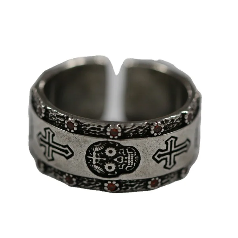 Original Craftsman Design Skull Cross Ring, unisex, high-end, retro and cool hip-hop rings
Original Craftsman Design Skull Cross Ring, unisex, high-end, retro and cool hip-hop rings