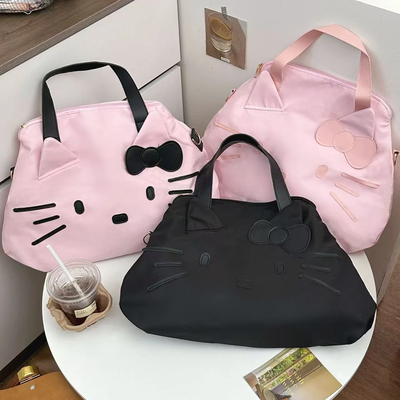 Versatile handbag and crossbody bag, gym storage bag, lightweight short-trip luggage bag, cute Hello Kitty shoulder bag
Versatile handbag and crossbody bag, gym storage bag, lightweight short-trip luggage bag, cute Hello Kitty shoulder bag