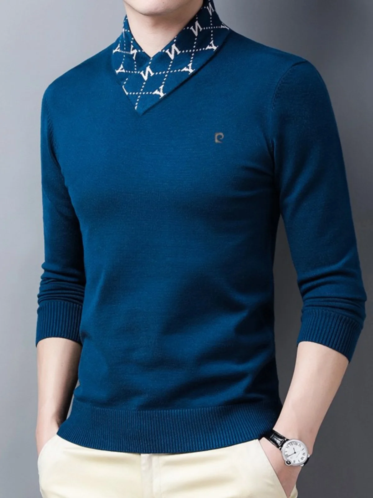 Мужской вязаный шерстяной свитер Pierre Cardin с V-образным вырезом, теплый базовый слой, повседневный стиль, зимняя коллекция
Мужской вязаный шерстяной свитер Pierre Cardin с V-образным вырезом, теплый базовый слой, повседневный стиль, зимняя коллекция