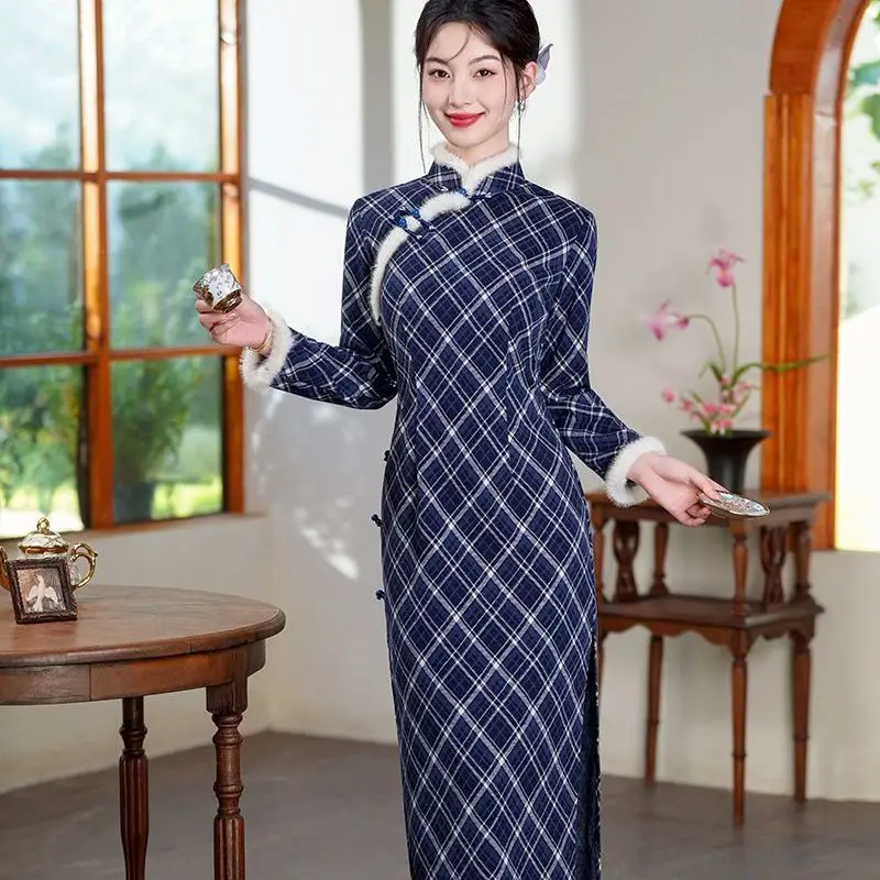Ele Slimming Plaid Qipao Dr with Fur Collar for Autumn Winter Vintage Sle Long Chinese Gown round Collar Long Skirt
Ele Slimming Plaid Qipao Dr with Fur Collar for Autumn Winter Vintage Sle Long Chinese Gown round Collar Long Skirt