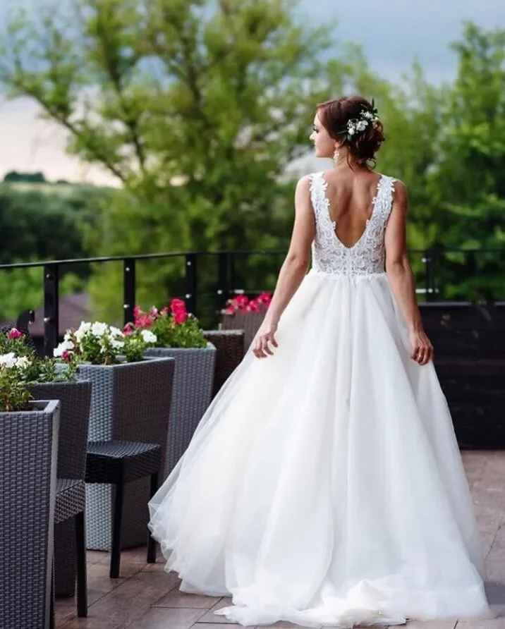 Customized Vestido De Noiva Country Wedding Dress V Neck Backless Sweep Train Appliques Garden Beach Boho Bridal Gowns Cheap
Customized Vestido De Noiva Country Wedding Dress V Neck Backless Sweep Train Appliques Garden Beach Boho Bridal Gowns Cheap