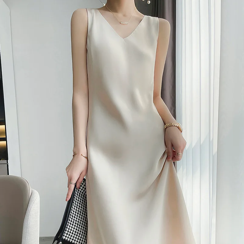 V Collar Wide Shoulder Strap Women's Summer Acetate Satin Silk Sleeveless Elegant Silky Midi Dress
V Collar Wide Shoulder Strap Women's Summer Acetate Satin Silk Sleeveless Elegant Silky Midi Dress
