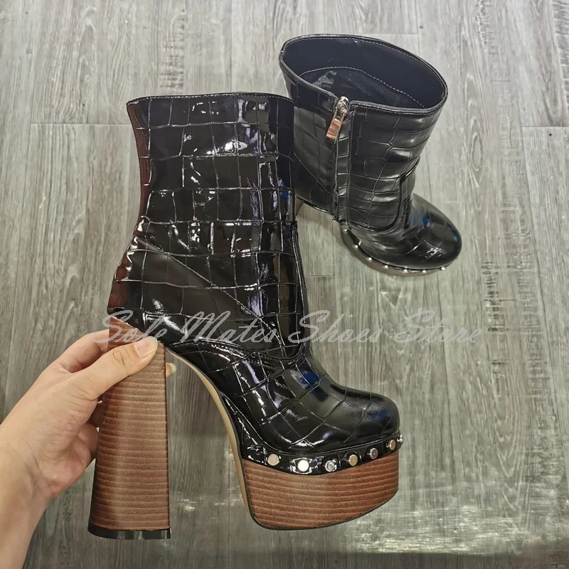 Women's Cow Leather Wooden Bottom Ankle Boots Black Print Grain Chunky Heel Platform Boots Rivet Design Zipper Casual Shoes
Women's Cow Leather Wooden Bottom Ankle Boots Black Print Grain Chunky Heel Platform Boots Rivet Design Zipper Casual Shoes