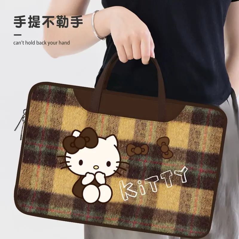 Модная сумка Sanrio класса люкс с мультяшным принтом Hello Kitty, многофункциональная сумка для хранения, студенческая сумка для ноутбука 14-15,6 дюймов
Модная сумка Sanrio класса люкс с мультяшным принтом Hello Kitty, многофункциональная сумка для хранения, студенческая сумка для ноутбука 14-15,6 дюймов