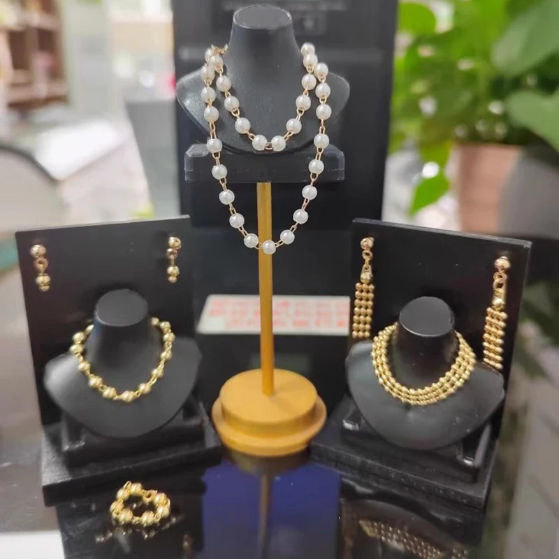 1:6 Doll Fashion Simulation Accessory Mini Jewelry Earring Necklace Set Dollhouse Furniture Decorative Toys Gift Accessories
1:6 Doll Fashion Simulation Accessory Mini Jewelry Earring Necklace Set Dollhouse Furniture Decorative Toys Gift Accessories