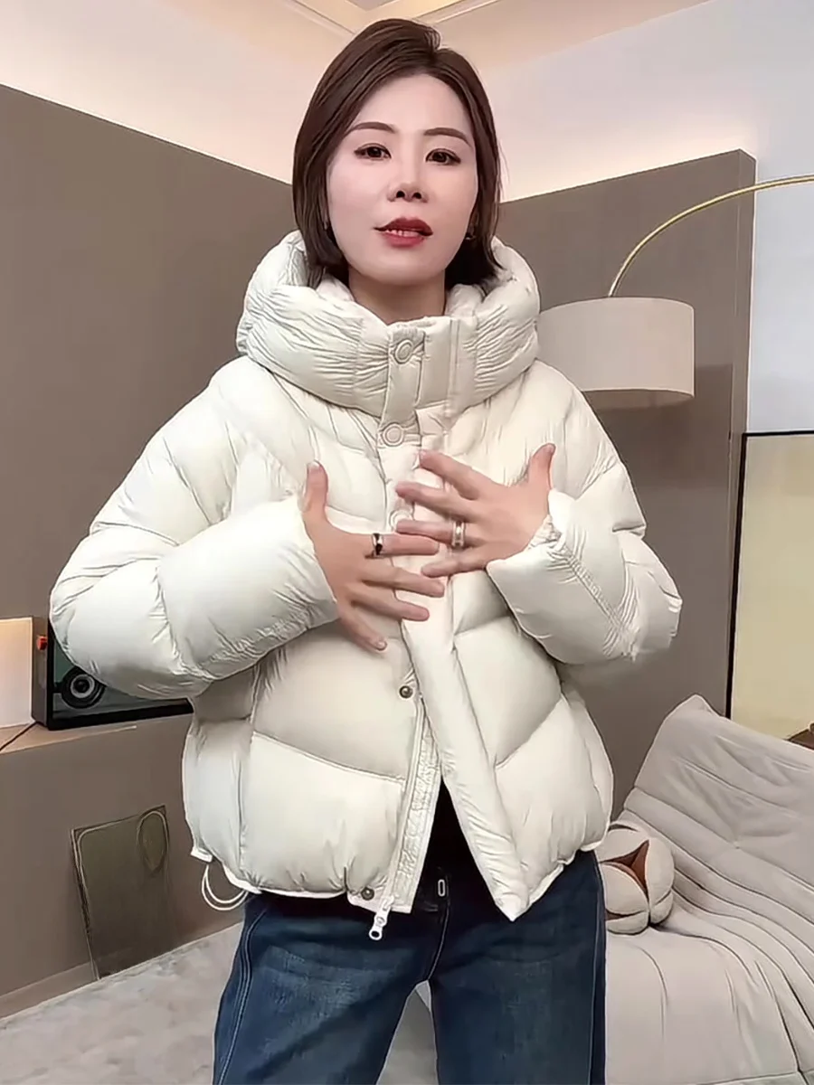 Повседневная женская зимняя утепленная куртка-пуховик с капюшоном, укороченная, на молнии, с пуховым наполнителем, приталенная, теплая
Повседневная женская зимняя утепленная куртка-пуховик с капюшоном, укороченная, на молнии, с пуховым наполнителем, приталенная, теплая