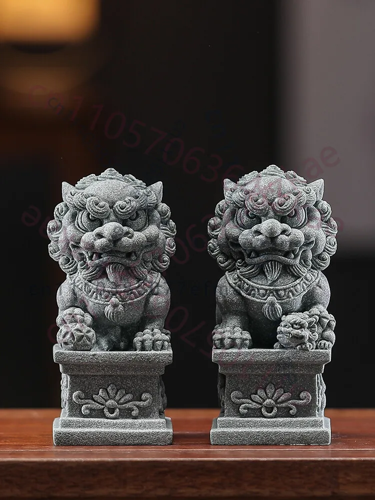 Пара настольных украшений для дома с фигурками львов из камня
Пара настольных украшений для дома с фигурками львов из камня