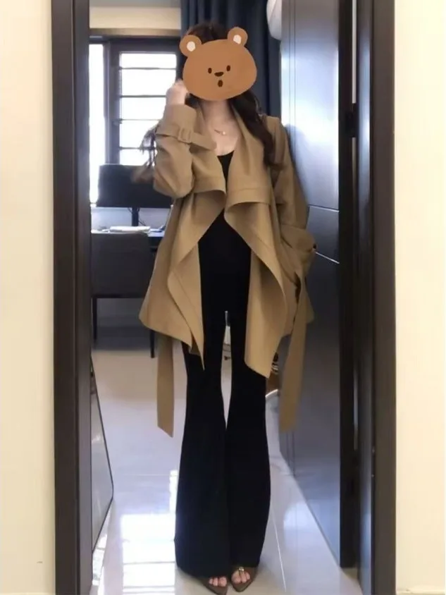 Зимнее женское пальто цвета хаки в корейском стиле, модное, очень стильное, больших размеров, верхняя одежда
Зимнее женское пальто цвета хаки в корейском стиле, модное, очень стильное, больших размеров, верхняя одежда