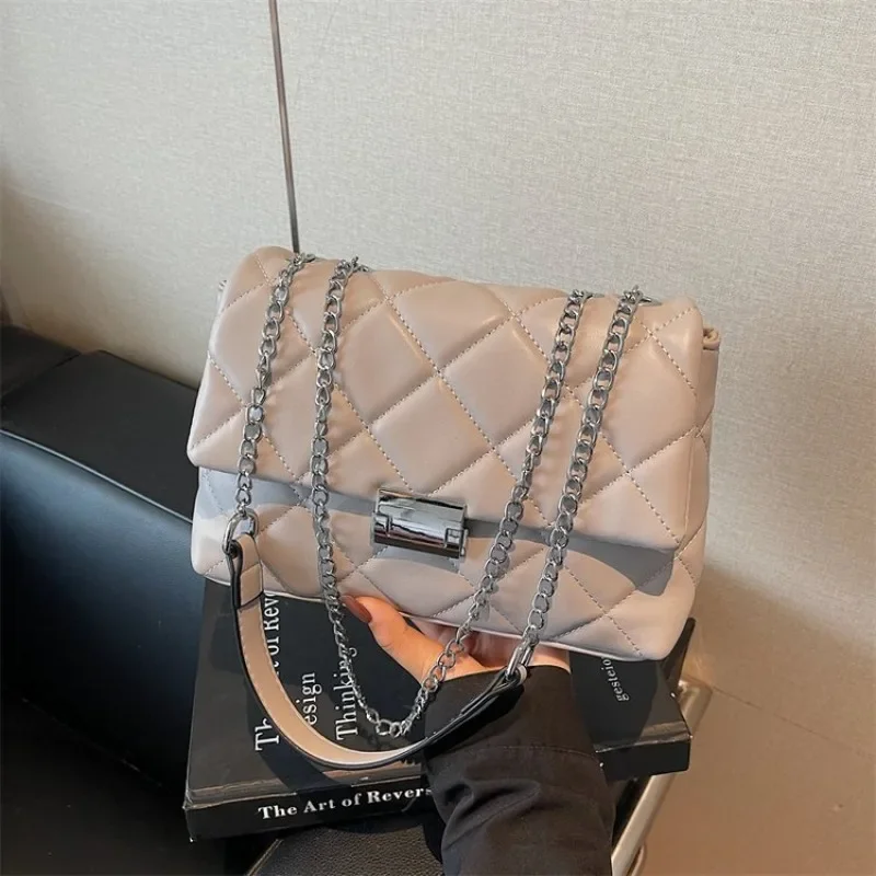 Luxury Designer Diaper Bag Elegant Leather Tote For Women Large Capacity Stylish Crossbody Messenger Bag Paris Style
Luxury Designer Diaper Bag Elegant Leather Tote For Women Large Capacity Stylish Crossbody Messenger Bag Paris Style