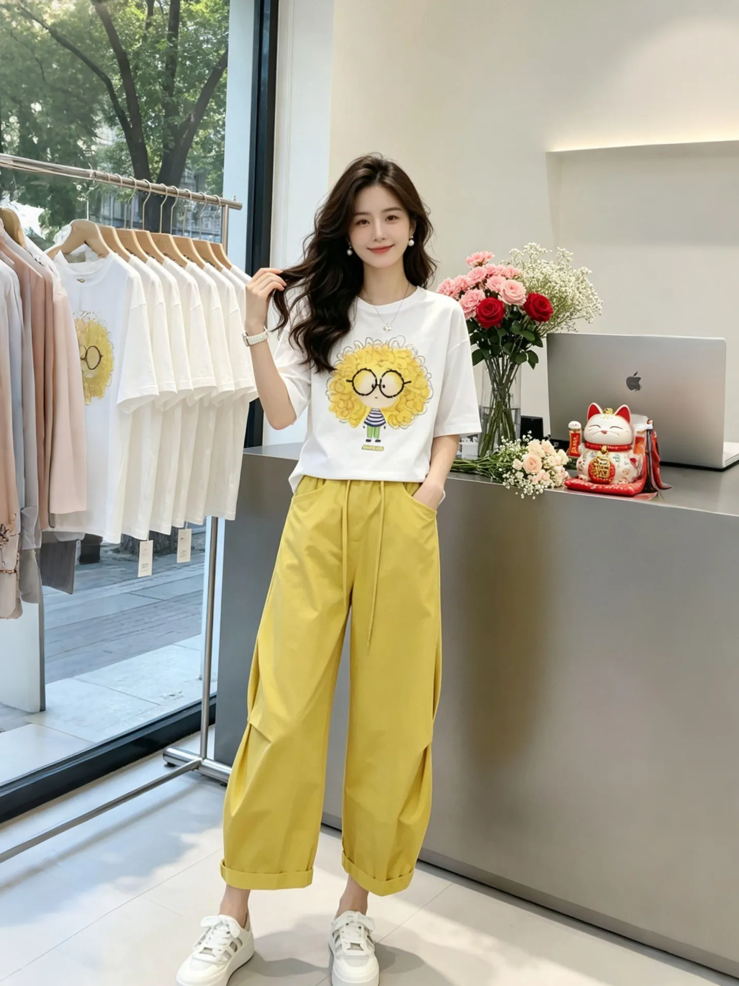 Unique Design Summer New Print Short Sleeve T-Shirt High Waist Casual Pants Set Women's Fashion Ensemble Breathable Comfortable
Unique Design Summer New Print Short Sleeve T-Shirt High Waist Casual Pants Set Women's Fashion Ensemble Breathable Comfortable