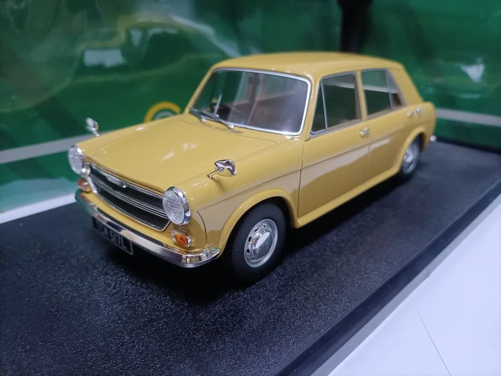 Cult 1:18 For Austin Morris 1100 1969 Simulation Limited Edition Resin Metal Static Car Model Toy Gift
Cult 1:18 For Austin Morris 1100 1969 Simulation Limited Edition Resin Metal Static Car Model Toy Gift