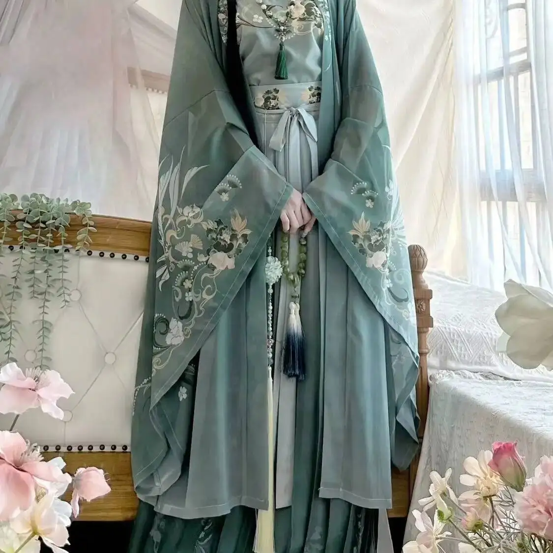 Китайское традиционное винтажное женское платье ханьфу, женский костюм ханьфу на Хэллоуин, зеленый костюм ханьфу с принтом, 3 предмета, древняя юбка
Китайское традиционное винтажное женское платье ханьфу, женский костюм ханьфу на Хэллоуин, зеленый костюм ханьфу с принтом, 3 предмета, древняя юбка