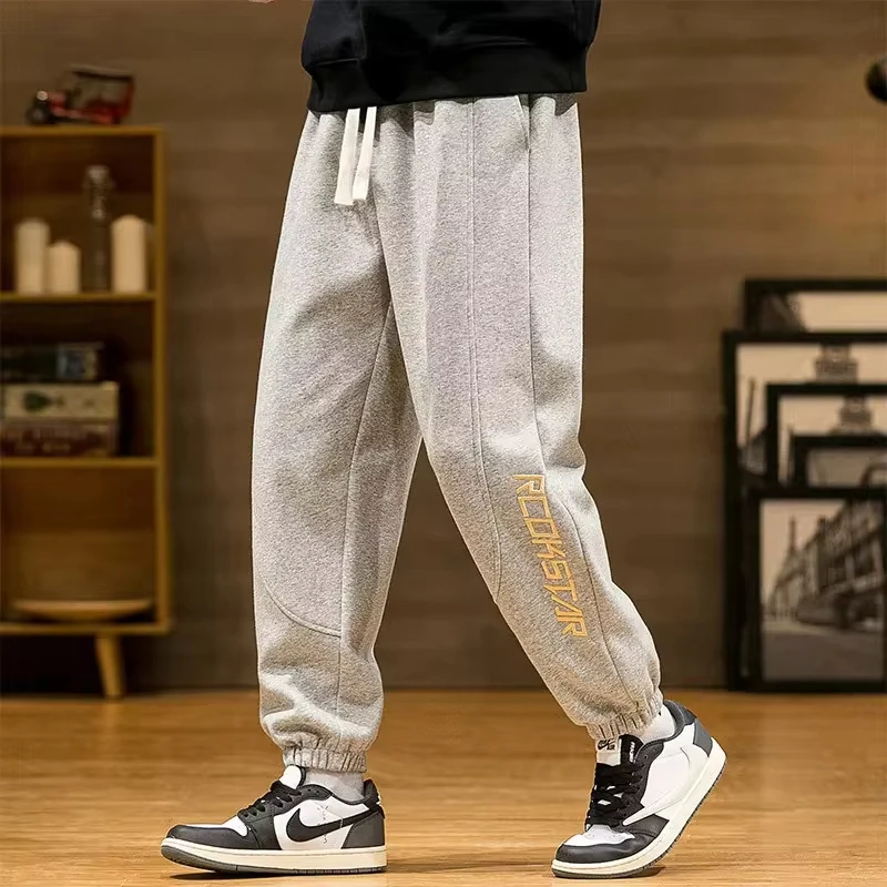 Plus Size Loose Casuals Pants Men Summer Outdoor Sweatpants Men New High Quality Streetwear Trousers Men Fashion Jogging
Plus Size Loose Casuals Pants Men Summer Outdoor Sweatpants Men New High Quality Streetwear Trousers Men Fashion Jogging