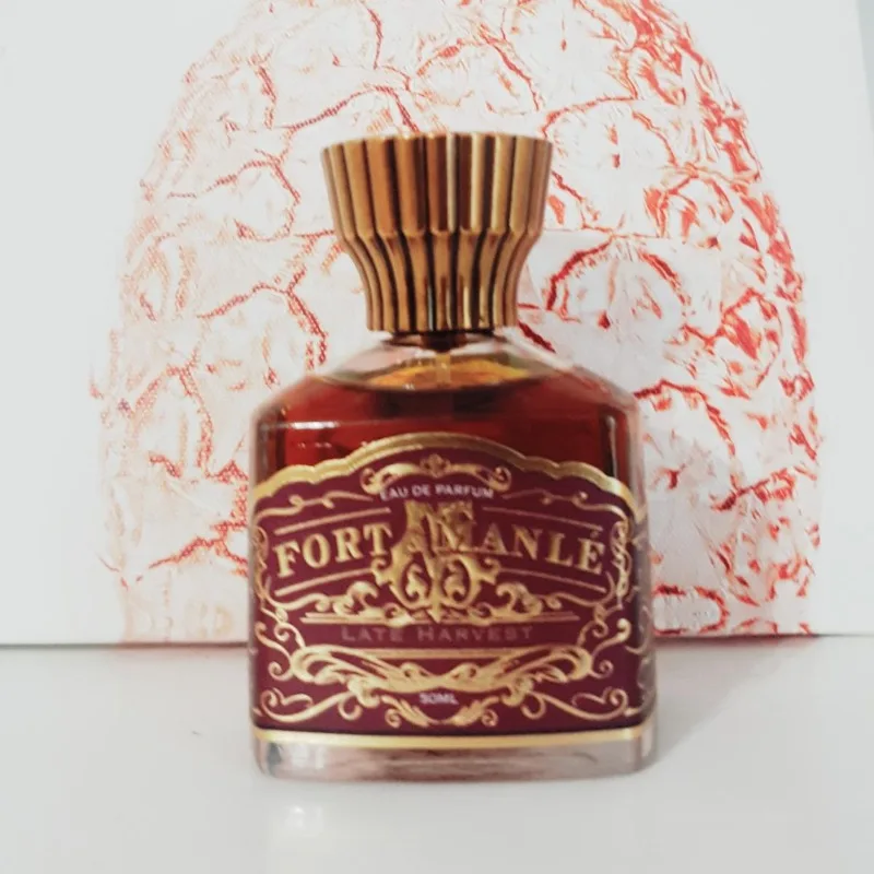 50ML Long Lasting Perfume for Women Men Cognac Peach Rum Amber Oriental Woody Parfum Body Spray Elegant Smooth Fragrance
50ML Long Lasting Perfume for Women Men Cognac Peach Rum Amber Oriental Woody Parfum Body Spray Elegant Smooth Fragrance