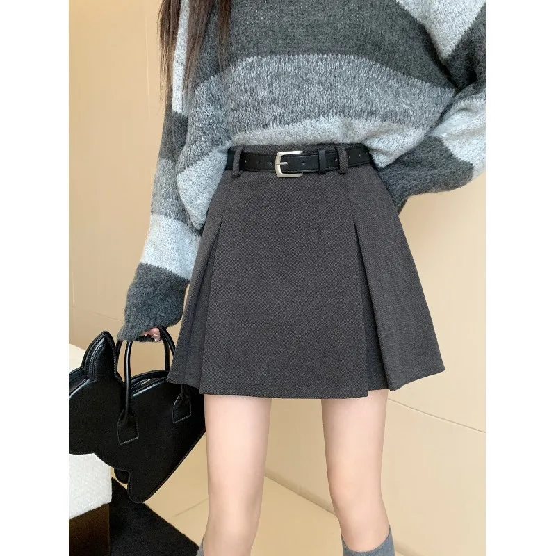 GrayADesigner High-Waisted Pleated Skirt Petite Women, Woolen Short Skirt Autumn and Winter
GrayADesigner High-Waisted Pleated Skirt Petite Women, Woolen Short Skirt Autumn and Winter