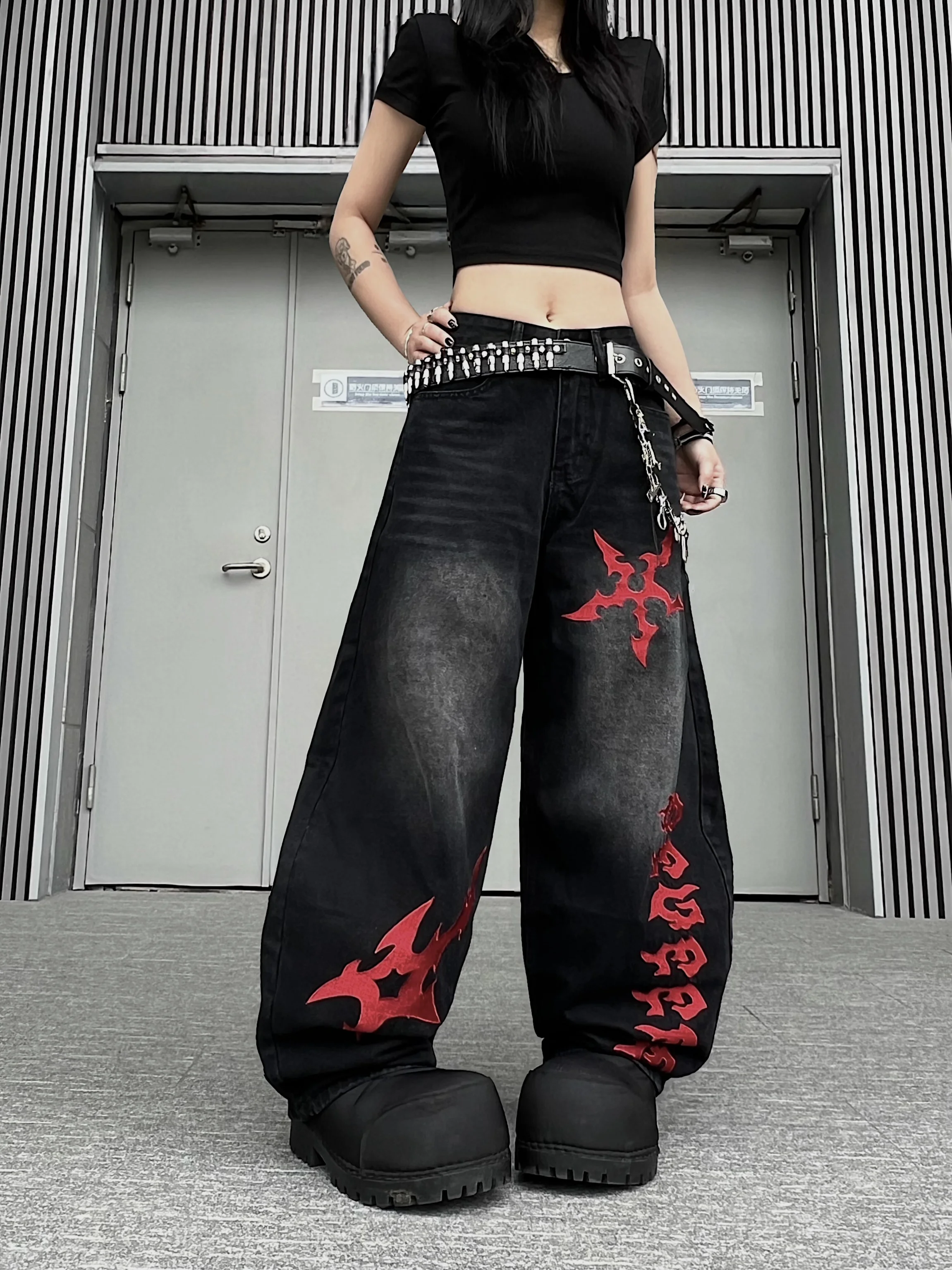 American Retro Totem Embroidery Wide Leg Jeans Loose Floor-Length Cargo Pants Knife Blade Design Casual Straight Fit Trousers
American Retro Totem Embroidery Wide Leg Jeans Loose Floor-Length Cargo Pants Knife Blade Design Casual Straight Fit Trousers