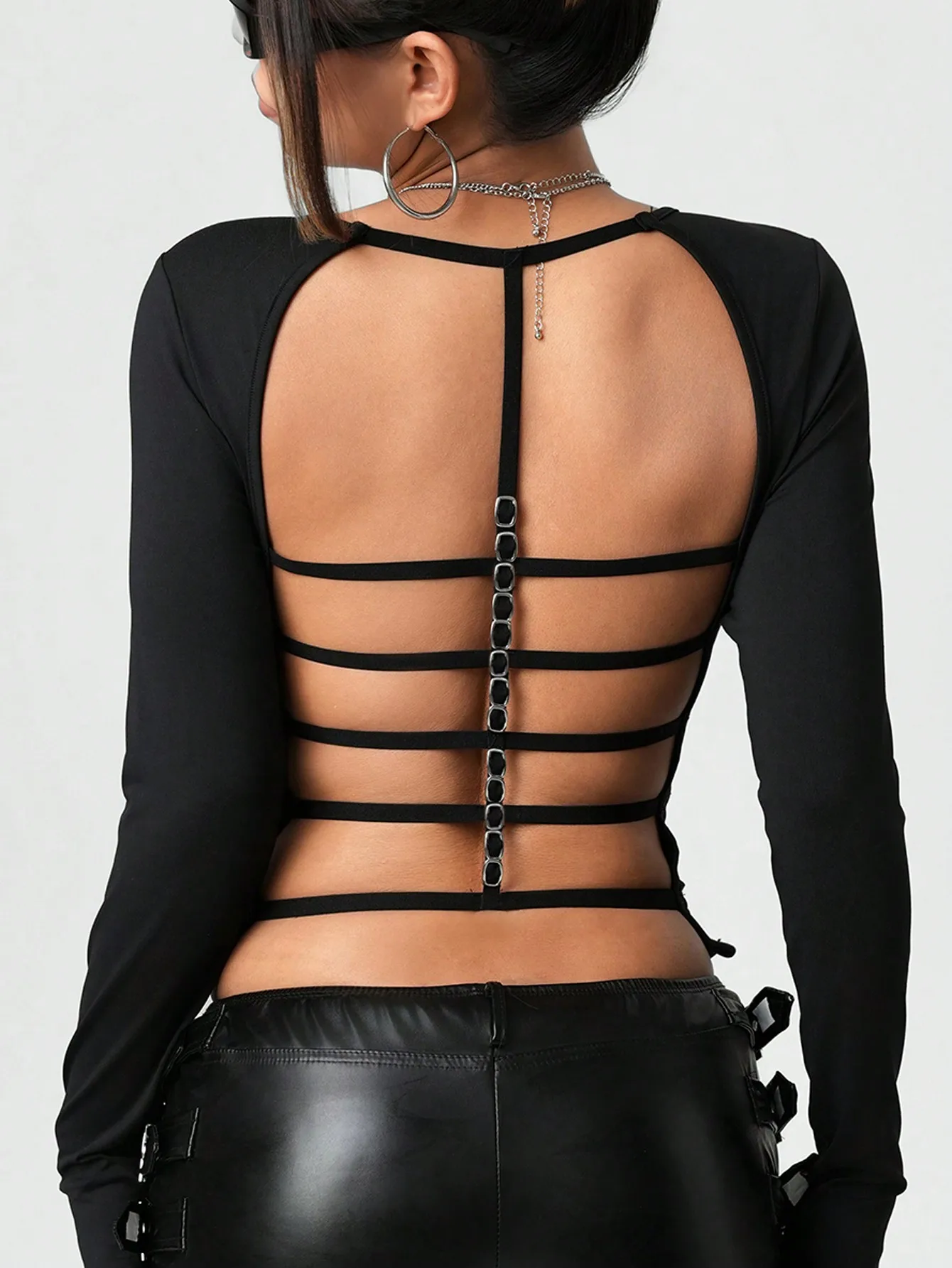 Женский черный топ Y2K с длинными рукавами, открытой спиной и вырезами на бретелях, сексуальная повседневная одежда
Женский черный топ Y2K с длинными рукавами, открытой спиной и вырезами на бретелях, сексуальная повседневная одежда