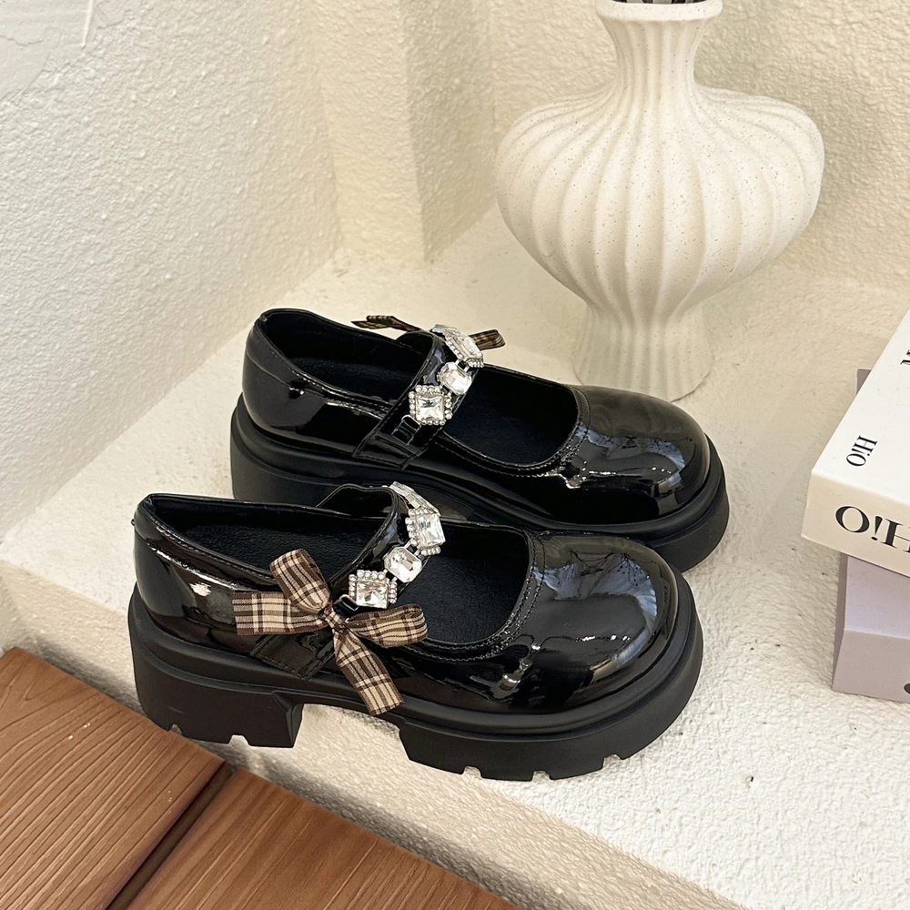 Women's Lolita Style Mary Jane Shoes, Patent Leather Thick Sole Shoes with Rhinestone Bow, Casual JK Uniform Shoes
Women's Lolita Style Mary Jane Shoes, Patent Leather Thick Sole Shoes with Rhinestone Bow, Casual JK Uniform Shoes