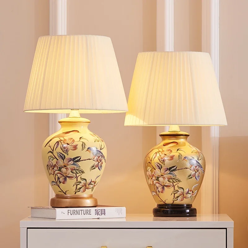European-style bedroom bedside living room retro pastoral warm light American ceramic study decoration table lamp LB100906
European-style bedroom bedside living room retro pastoral warm light American ceramic study decoration table lamp LB100906