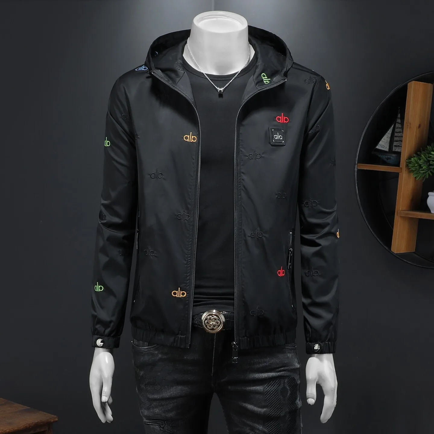 Spring 2026 Men's Hooded Jaet Embroidered Lightweight Luxury Casual Sle Stand Fit Polyester/Nylon Cosite Fiber
Spring 2026 Men's Hooded Jaet Embroidered Lightweight Luxury Casual Sle Stand Fit Polyester/Nylon Cosite Fiber