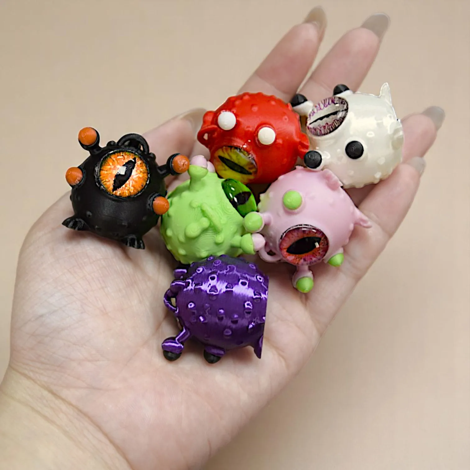 3D Printed Big Eye Monster Creative Colorful Simulated Eye Figurines 3D Printed Toys Home Decor Desktop Ornament for Kids Gift
3D Printed Big Eye Monster Creative Colorful Simulated Eye Figurines 3D Printed Toys Home Decor Desktop Ornament for Kids Gift