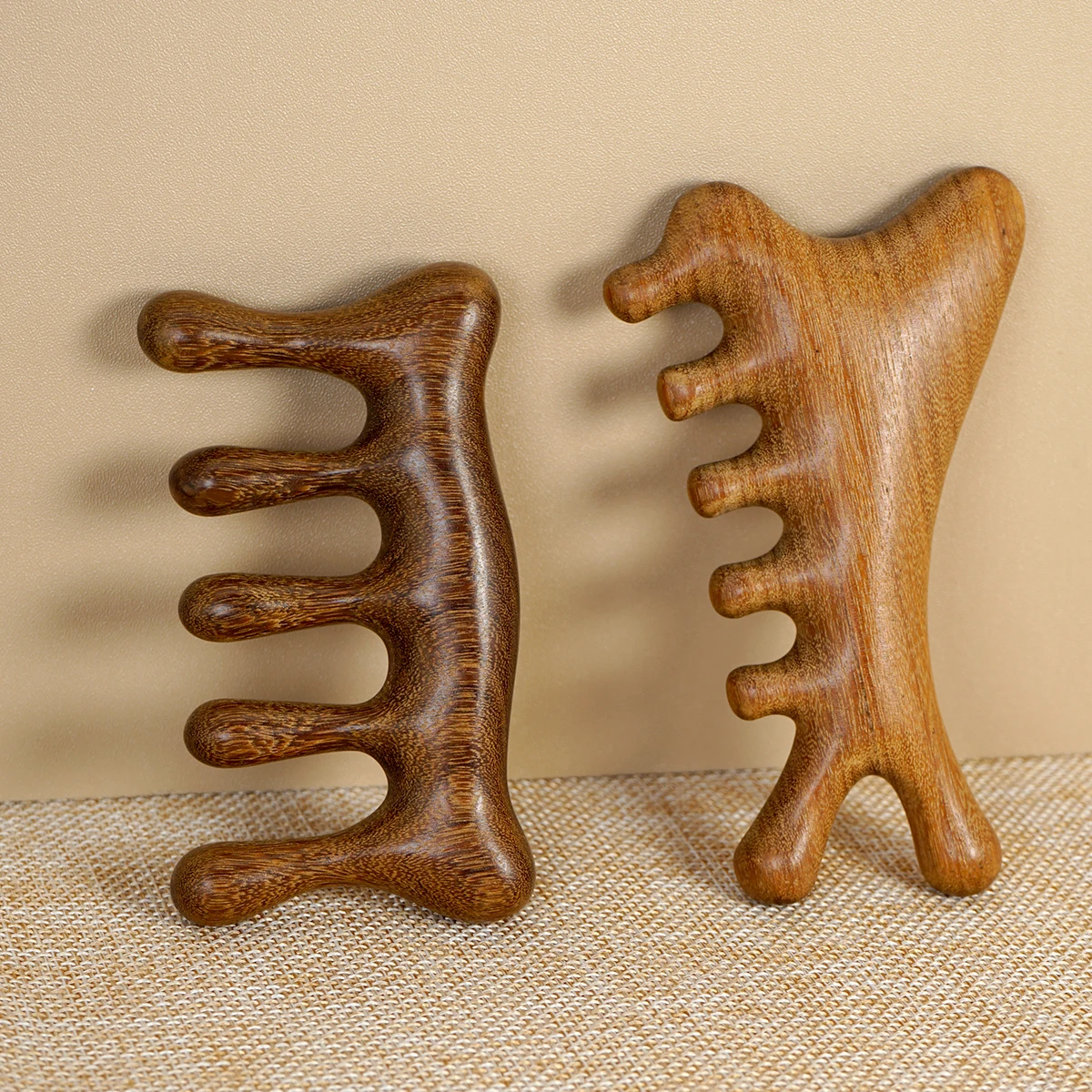 Деревянная расческа для массажа кожи головы, расчески с широкими зубьями для распутывания волос, массажа кожи головы, релаксации и естественного ухода за волосами, рутин
Деревянная расческа для массажа кожи головы, расчески с широкими зубьями для распутывания волос, массажа кожи головы, релаксации и естественного ухода за волосами, рутин