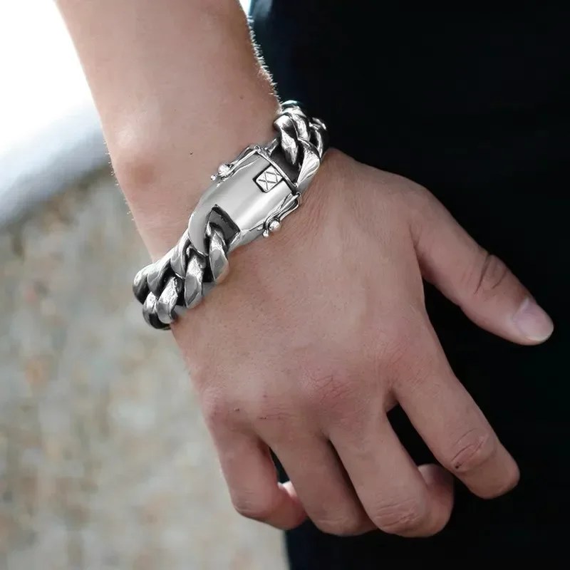 Wide 20mm Domineering Cuba solid bracelet men fashion punk personality European and American hip hop men gift
Wide 20mm Domineering Cuba solid bracelet men fashion punk personality European and American hip hop men gift