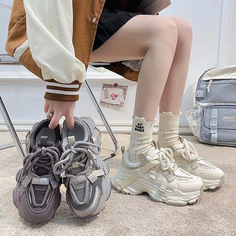Classic Retro Dad Sneakers for Women Student Thick-Soled Casual Sports Shoes Height-Increasing Breathable Running Shoes
Classic Retro Dad Sneakers for Women Student Thick-Soled Casual Sports Shoes Height-Increasing Breathable Running Shoes