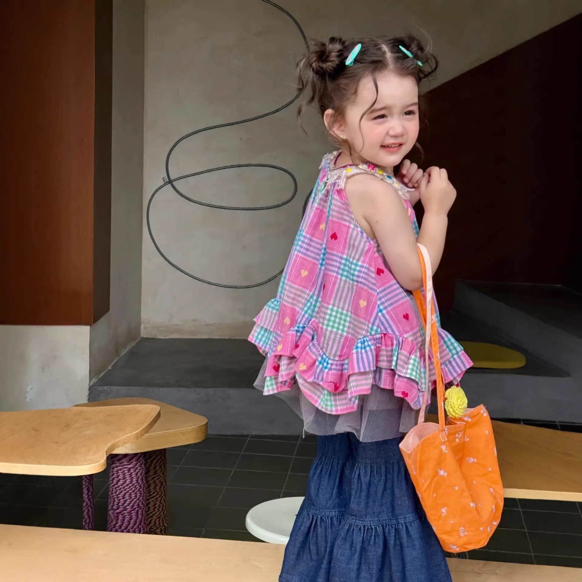 2026 New Korean Girls' Checkered Strap Top Summer New Style Fashion and Cute Kids All-match Sleeveless Shirt
2026 New Korean Girls' Checkered Strap Top Summer New Style Fashion and Cute Kids All-match Sleeveless Shirt
