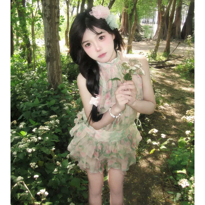 Pleated Elements Shirt Popular Fantasy Floral Design Sleeveless Halter Neck Chiffon Tensile Vest Skirt Suit Sweet Summer Wear
Pleated Elements Shirt Popular Fantasy Floral Design Sleeveless Halter Neck Chiffon Tensile Vest Skirt Suit Sweet Summer Wear