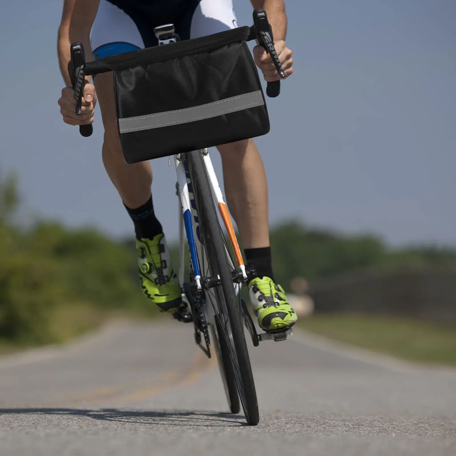 Bike Front Bag Oxford Cloth Handlebar Storage Bags for Mountain Road Folding Bicycles Cycling Accessories Gift
Bike Front Bag Oxford Cloth Handlebar Storage Bags for Mountain Road Folding Bicycles Cycling Accessories Gift