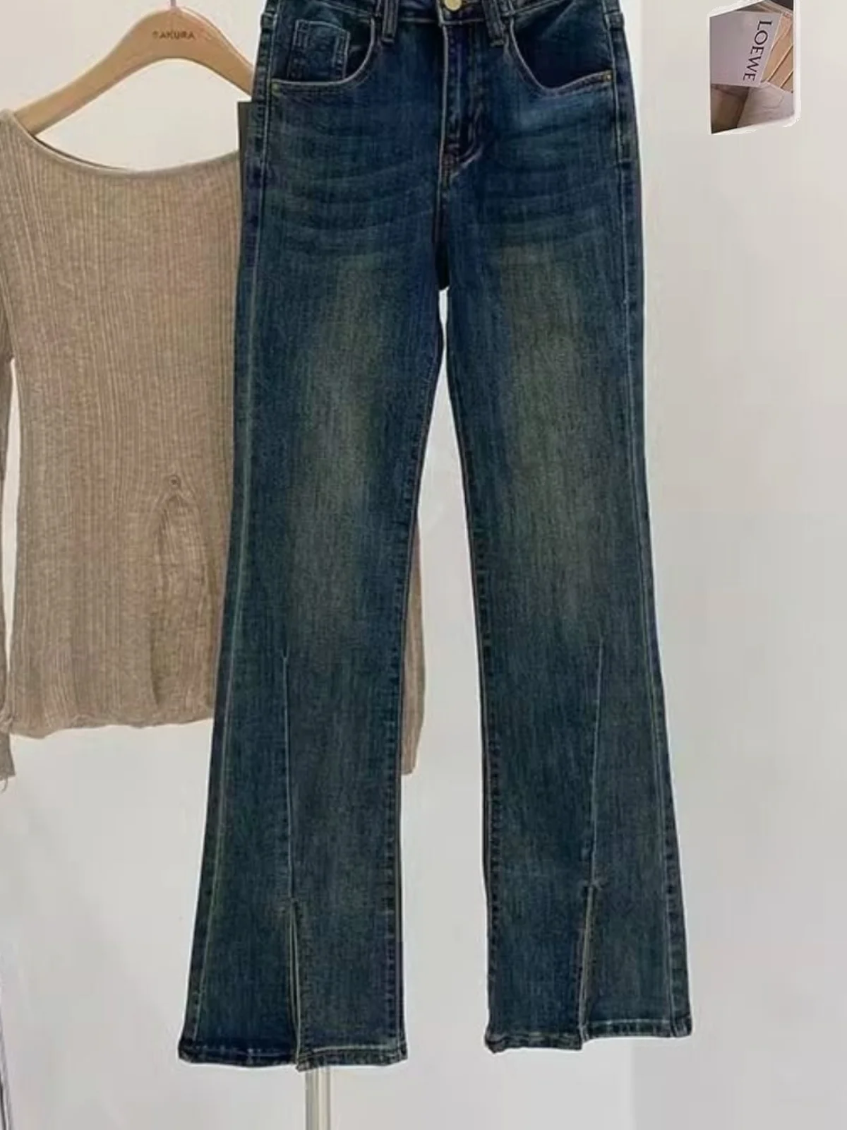 Джинсы-клеш с высокой талией для женщин, весна-осень, длинные брюки, повседневные, шикарные, с разрезом, винтажные, в пол
Джинсы-клеш с высокой талией для женщин, весна-осень, длинные брюки, повседневные, шикарные, с разрезом, винтажные, в пол