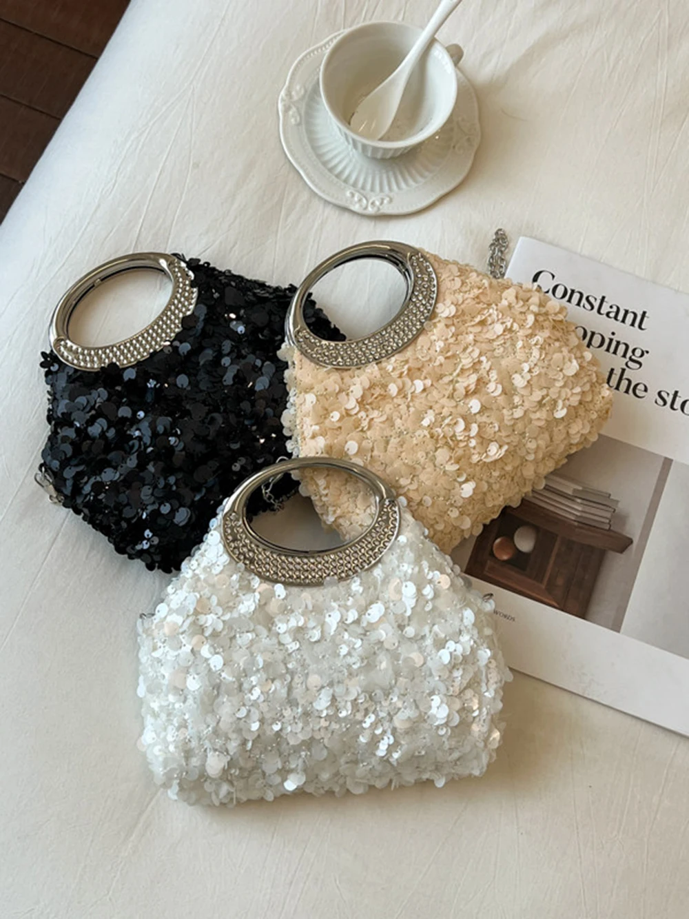 Exquisite Glitter Sequin Evening Bags Banquet Small Handbag New Women Chain Crossbody Bags Elegant Chic Party Clutch
Exquisite Glitter Sequin Evening Bags Banquet Small Handbag New Women Chain Crossbody Bags Elegant Chic Party Clutch