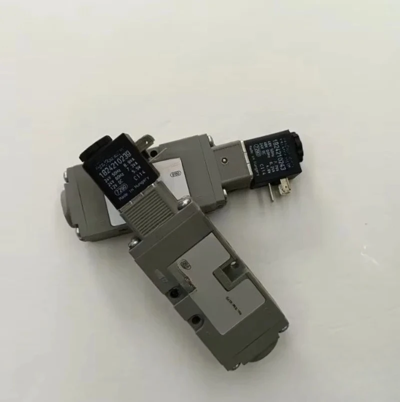 Original 0820022026 0820023026 Solenoid ValveSuitable for printing machines 
Original 0820022026 0820023026 Solenoid ValveSuitable for printing machines