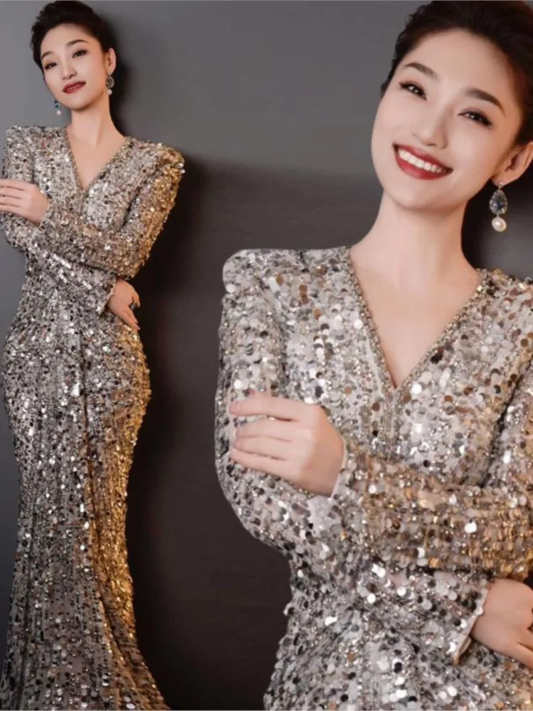 A new style of elegant light luxury and niche host dress with fishtail sequins for banquets
A new style of elegant light luxury and niche host dress with fishtail sequins for banquets