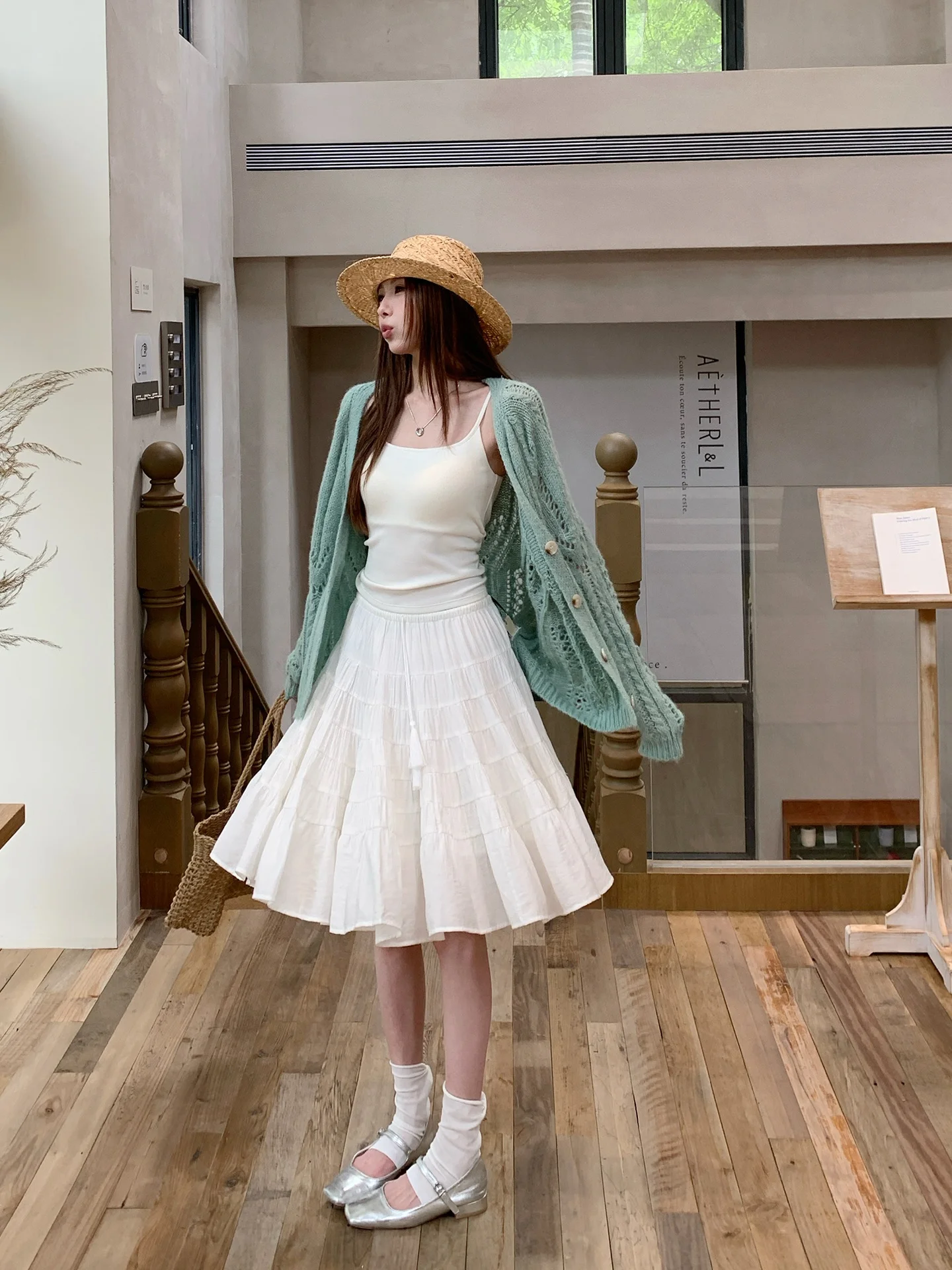 White Elastic Waist A-Line Midi Skirt Women's Spring Summer New High Waist Slimming Fullness Korean Style Office Commute
White Elastic Waist A-Line Midi Skirt Women's Spring Summer New High Waist Slimming Fullness Korean Style Office Commute