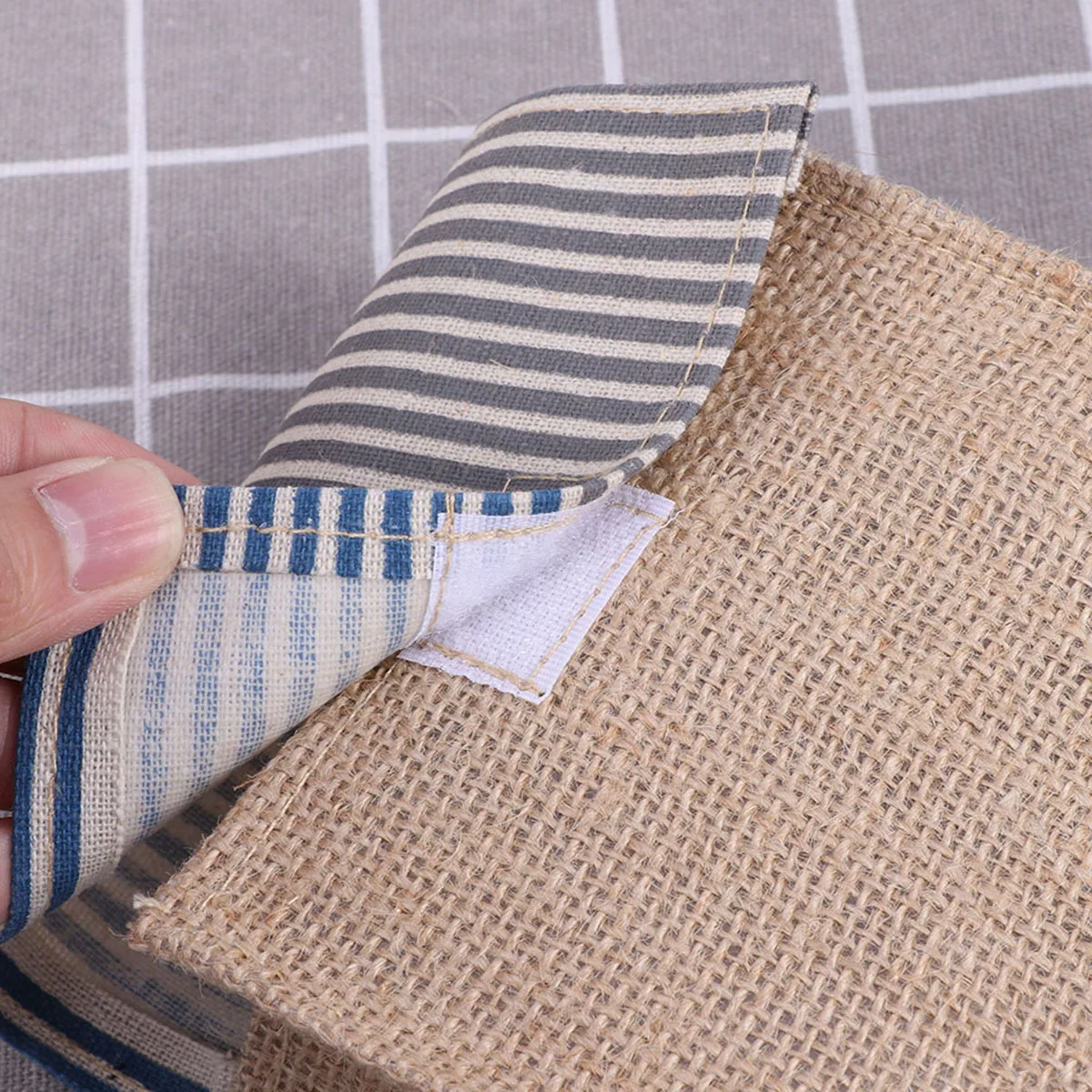 Jute Bag Hanging Tissue Box Organizer For Kitchen Living Room Bathroom Dustproof Foldable Storage Solution Tissue Holder
Jute Bag Hanging Tissue Box Organizer For Kitchen Living Room Bathroom Dustproof Foldable Storage Solution Tissue Holder