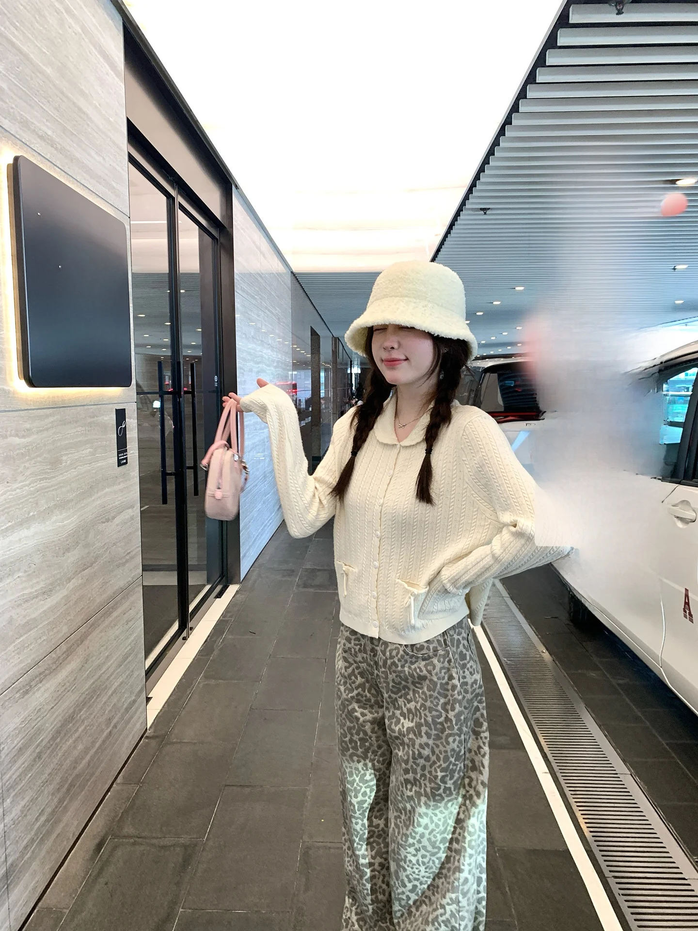 PtonUmi Sakura Milk ake Hollow out Knitted Cardigan Women's Long Sve V-Ne Sweater Warm Casual Sle Loose Fit Knitwear
PtonUmi Sakura Milk ake Hollow out Knitted Cardigan Women's Long Sve V-Ne Sweater Warm Casual Sle Loose Fit Knitwear