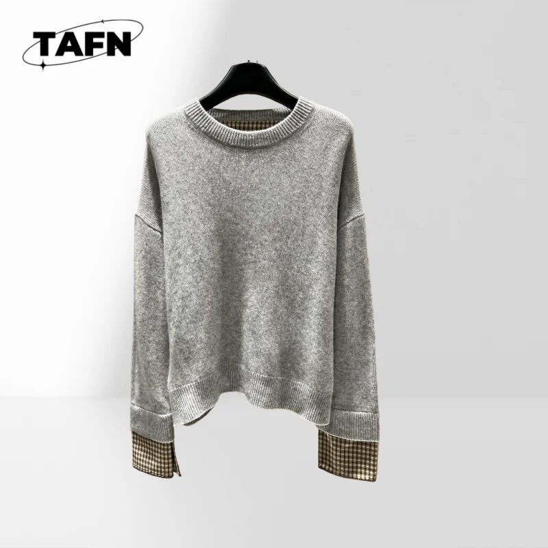Women's Gray Mixed Wool Plaid Splicing Knitwear Stylish Button Front Knit Sweater, Lightweight & Comfortable for WinterAH0250
Women's Gray Mixed Wool Plaid Splicing Knitwear Stylish Button Front Knit Sweater, Lightweight & Comfortable for WinterAH0250