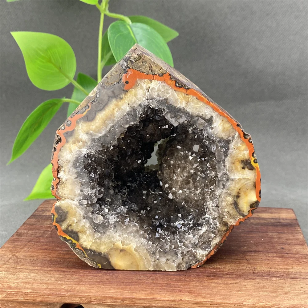 Natural Mineral Red Agate Geode Crystal Ornaments Feng Shui Fortune Aura Ornaments Home Decoration
Natural Mineral Red Agate Geode Crystal Ornaments Feng Shui Fortune Aura Ornaments Home Decoration