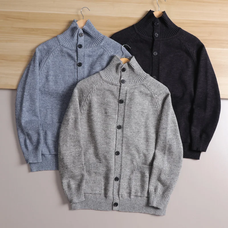 Высококачественный мужской вязаный кардиган в скандинавском стиле с высоким воротником, длинное пальто из смеси хлопка, повседневное осенне-зимнее модное городское пальто...
Высококачественный мужской вязаный кардиган в скандинавском стиле с высоким воротником, длинное пальто из смеси хлопка, повседневное осенне-зимнее модное городское пальто...