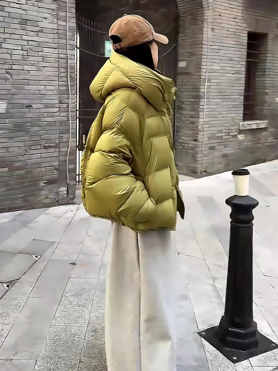 Женская утепленная белая пуховая куртка с капюшоном на шнурке, новинка зимы, теплая, модная, для повседневной носки, стеганое пальто
Женская утепленная белая пуховая куртка с капюшоном на шнурке, новинка зимы, теплая, модная, для повседневной носки, стеганое пальто