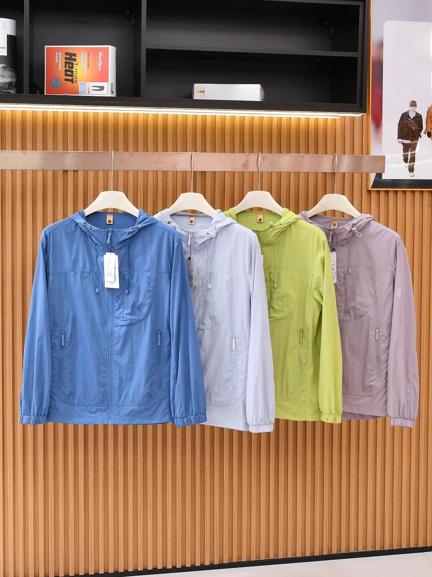Laser-Pierced Breathable Sun-Protective Jacket for Men Summer Outdoor Sports Hooded Clothing Nylon Original Yarn Type Trendy
Laser-Pierced Breathable Sun-Protective Jacket for Men Summer Outdoor Sports Hooded Clothing Nylon Original Yarn Type Trendy