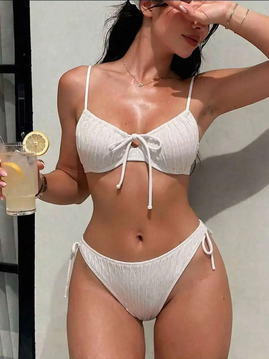 White Textured Tie Front Bikini Set With Underwire For Beach Vacation
White Textured Tie Front Bikini Set With Underwire For Beach Vacation